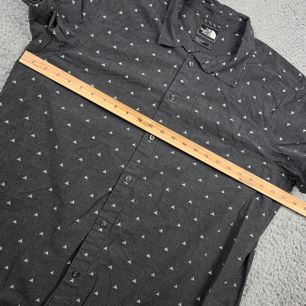 The North Face Mens XL Short Sleeve Button Up Shirt Gray Triangle tent print - Picture 5 of 9